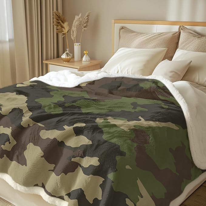 Sleepwish Military Khaki Camo Fleece Throw Blanket for Kids Boys Soft Army Camouflage Sherpa Blanket for Couch Chair Bed, Queen (90" X 90")