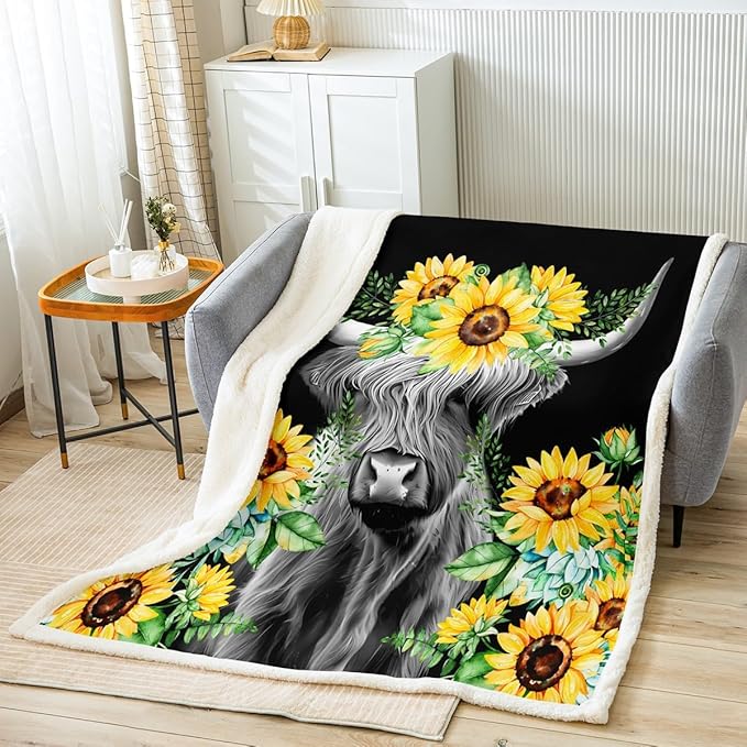 Highland Cow Fleece Throw Blanket Sunflower Floral Western Cow Bull Sherpa Blanket for Bed Couch Sofa Girls Farmhouse Wildlife Animal Plush Blanket Soft Black Fuzzy Blanket Room DecorThrow 50"x60"