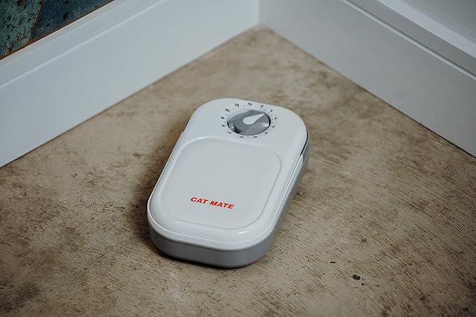Cat Mate C100 Single Meal Automatic Pet Feeder for Cats and Small Dogs (no ice Pack)