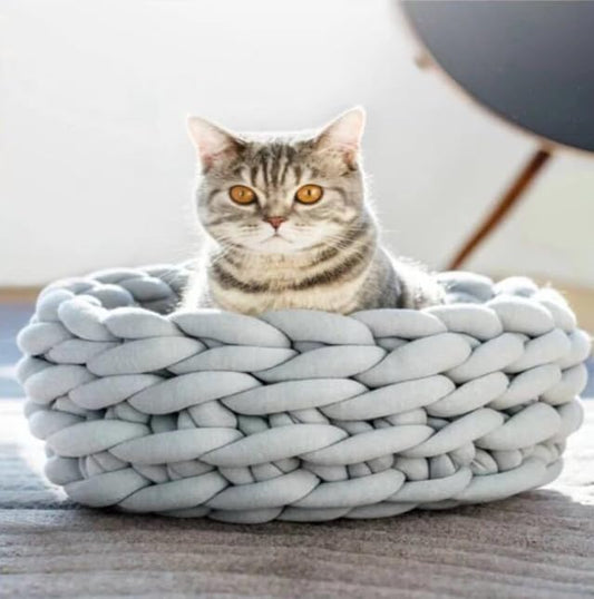 Happycare Textiles Luxurious Chunky Crochet Comfort Round Cat Bed, 20" Grey