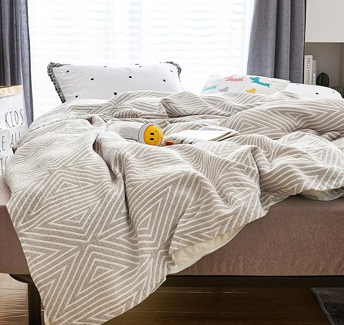 MEJU Grey Checks Striped Triange Muslin Reversible Summer Blanket for Bed Sofa Couch 100% Combed Cotton 3 Layer Soft Warm Bedspread Throw Blanket Bed Coverlet Sheet Full Queen 80 in X 90 in